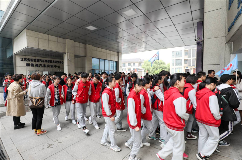 1557103598105035076.png 1.png